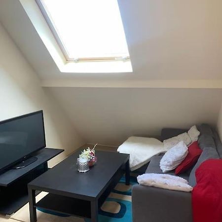 Studio Meuble Dans Une Maison Limay Extérieur photo
