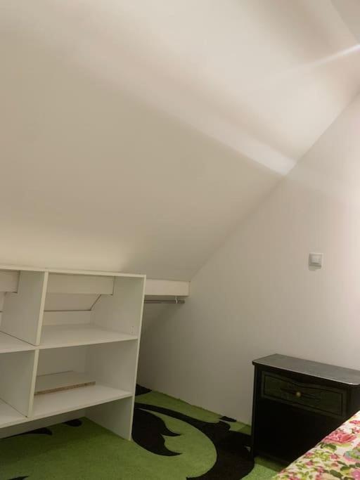 Studio Meuble Dans Une Maison Limay Extérieur photo