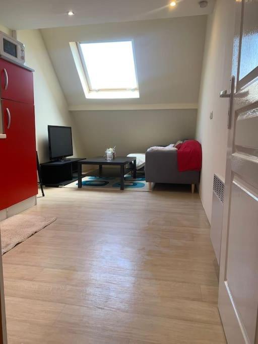 Studio Meuble Dans Une Maison Limay Extérieur photo